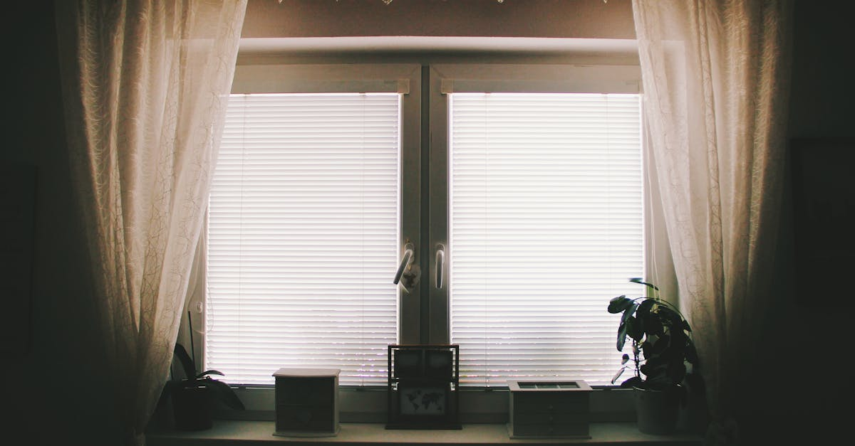 découvrez notre collection de rideaux élégants et modernes, adaptés à tous les styles d'intérieur. apportez une touche de sophistication à votre maison avec nos tissus de qualité, disponibles dans une variété de couleurs et de motifs. transformez vos fenêtres en véritables œuvres d'art avec nos rideaux sur mesure.