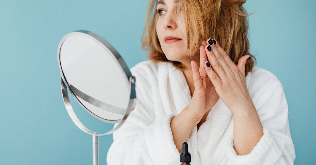 découvrez l'huile capillaire, l'élixir ultime pour sublimer vos cheveux. nourrissez, hydratez et protégez votre chevelure des agressions quotidiennes tout en lui offrant brillance et douceur. parfaite pour tous les types de cheveux, notre huile est votre alliée pour un look éclatant et en pleine santé.