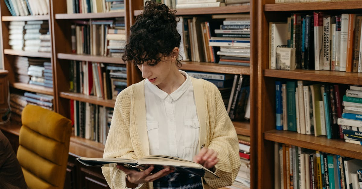 découvrez notre collection de cardigans élégants et confortables, conçus pour vous accompagner en toute saison. que vous recherchiez un style décontracté ou sophistiqué, nos cardigans s'adaptent à toutes vos envies. confectionnés dans des matériaux de qualité, ils allient chaleur et tendance pour un look parfait en toutes circonstances.