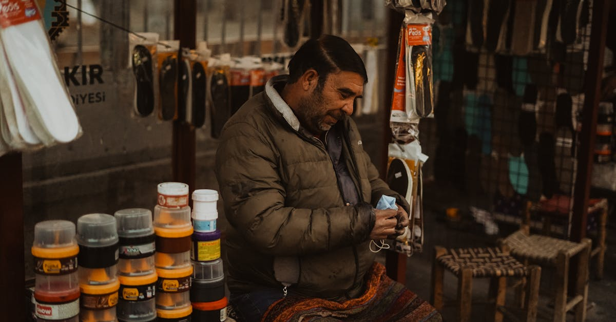 découvrez des conseils essentiels pour l'entretien du cuir, afin de préserver la beauté et la durabilité de vos articles en cuir. apprenez les meilleures pratiques et produits pour soigner vos sacs, chaussures et vestes en cuir.