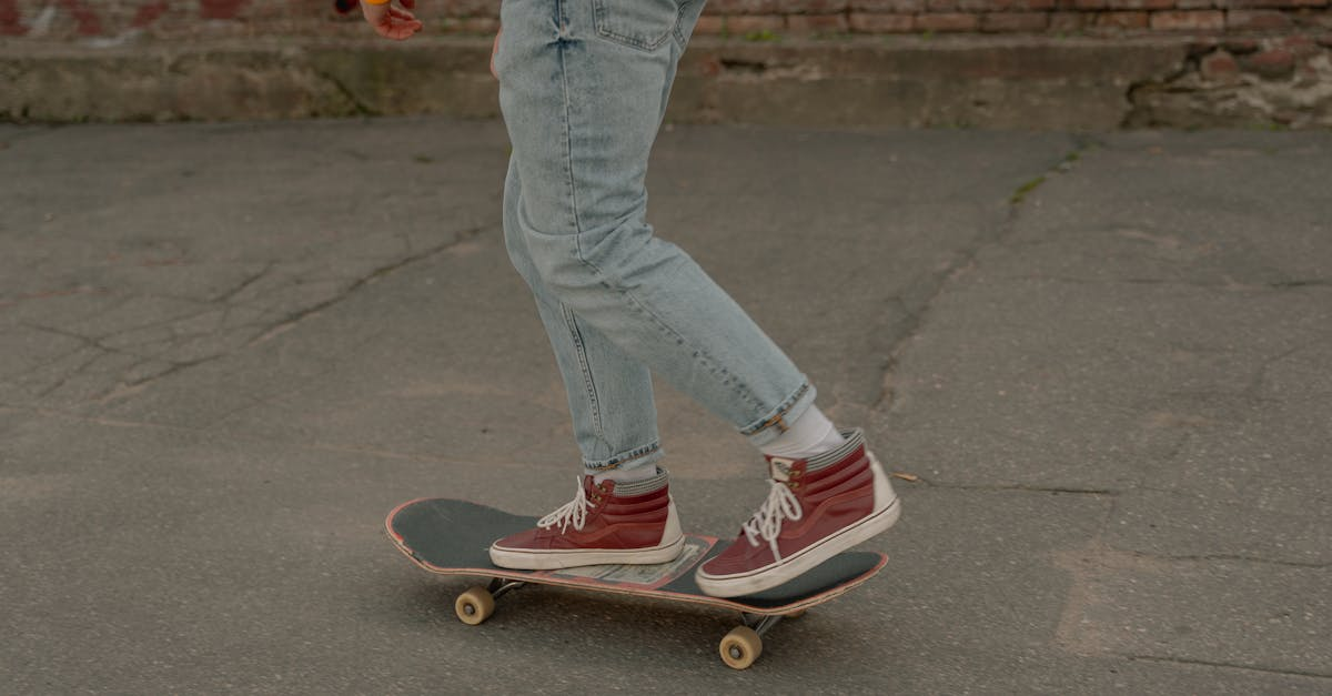 découvrez notre collection de chaussures streetwear, alliant style moderne et confort optimal. que vous soyez à la recherche de sneakers tendances ou de modèles rétro, notre sélection saura compléter toutes vos tenues avec une touche urbaine. faites le choix de l'originalité et exprimez votre personnalité à travers notre gamme unique de chaussures streetwear.