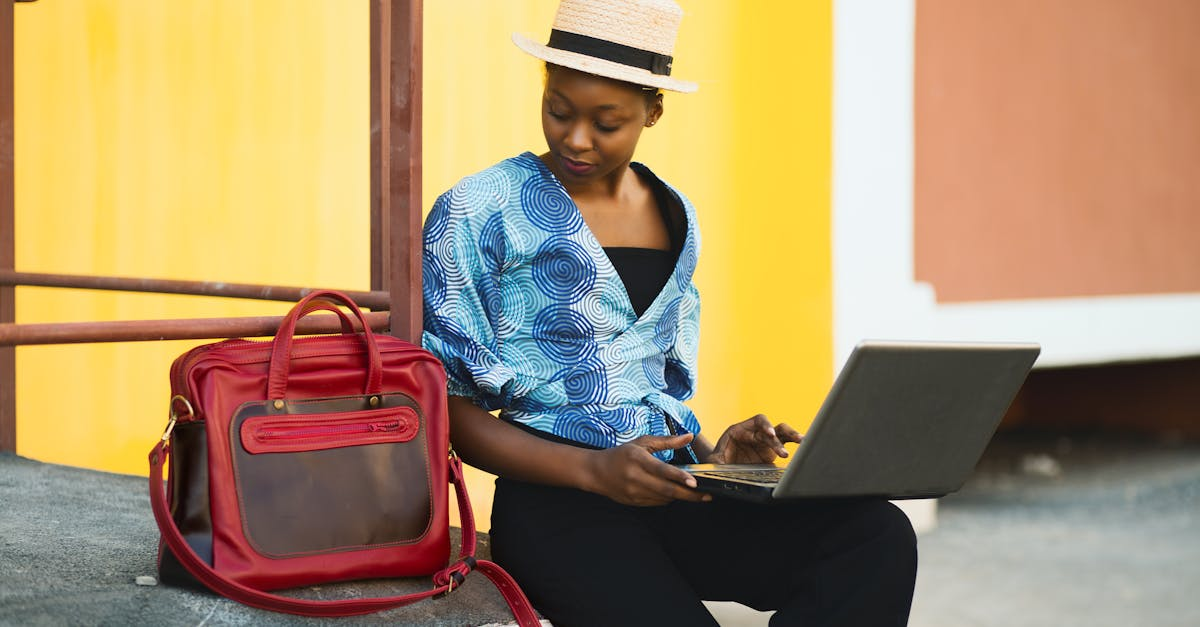 découvrez notre sélection de sacs de voyage d'affaires alliant élégance et fonctionnalité. parfaits pour les professionnels en déplacement, ces sacs allient confort et style pour transporter vos affaires avec aisance.